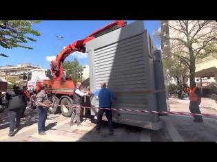 Φωτογραφία για Αγρίνιο: Απομακρύνθηκε το τελευταίο περίπτερο από την πλατεία Δημοκρατίας (φωτο-video)