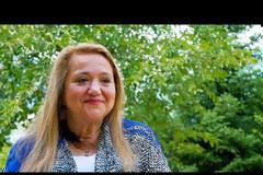 Μεταξύ Δύο Κόσμων | Η Ελληνίδα που Αγαπά Δύο Πατρίδες