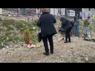 Φωτογραφία για Τέμπη: «Αγάπες μου, πού είστε;» – Ραγίζουν καρδιές στο μνημόσυνο για τα θύματα της εθνικής τραγωδία