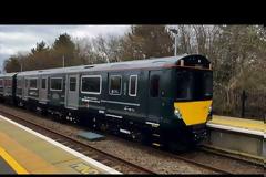 Δείτε το νέο τρένο του Λονδίνου που λειτουργεί με μπαταρία