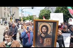 Βουλγαρία: Πορεία με επικεφαλής τον Πατριάρχη για το μάθημα των Θρησκευτικών (και βίντεο)