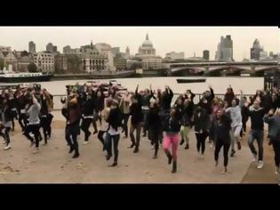 Φωτογραφία για Flashmob in London Greece Welcomes You