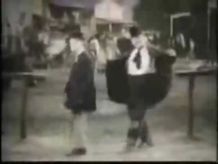 Φωτογραφία για ΑΠΟΛΑΥΣΤΙΚΟ VIDEO: Ο Χοντρός και ο Λιγνός χορεύουν… Καραγκούνα!!!