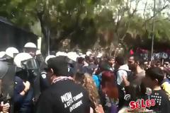 Προπηλάκισαν Αρμενιους έξω από το τουρκικό προξενείο. Το κράτος, υπηρέτης των εμίρηδων.