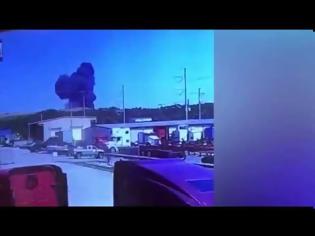 Φωτογραφία για Βίντεο-ντοκουμέντο: Η στιγμή που το C-130 κάνει βουτιά και καρφώνεται με τη «μύτη» στην Τζόρτζια